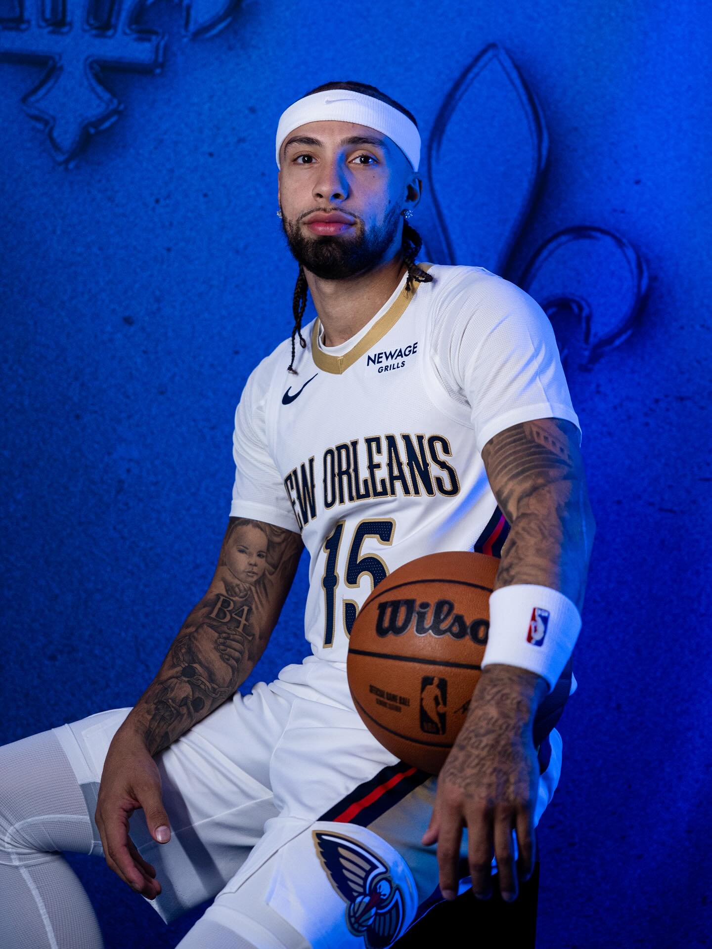 阿尔瓦拉多, AA, entit